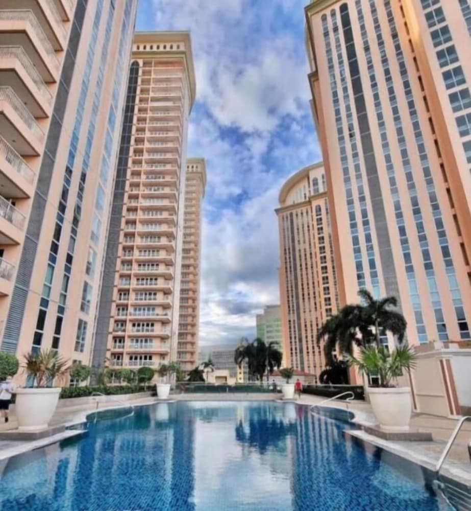 Luxury Coastal, Grand Canal View