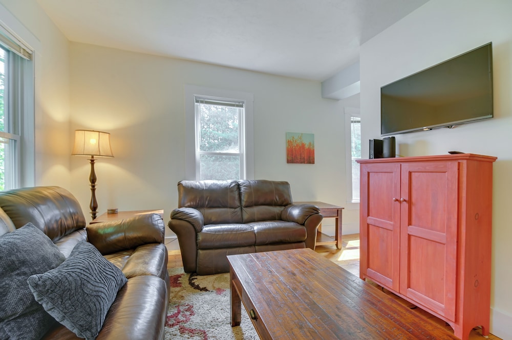 7 Mi to Cranmore Ski Resort! Family Escape w/ Yard
