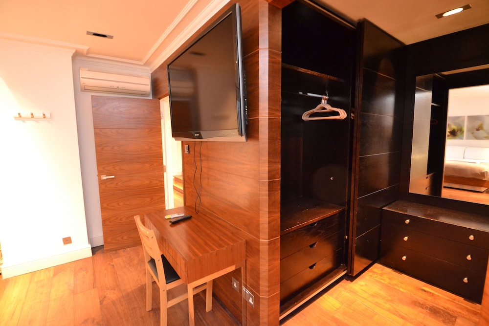 Luxury Hyde Park