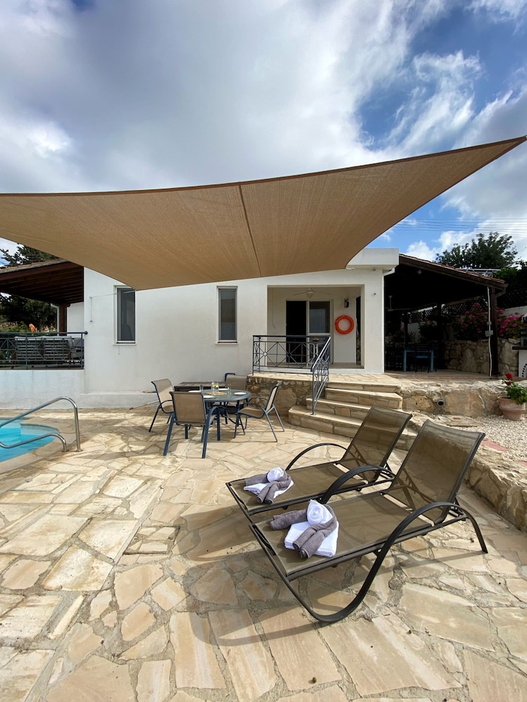 102 PAP - Stay Helios House