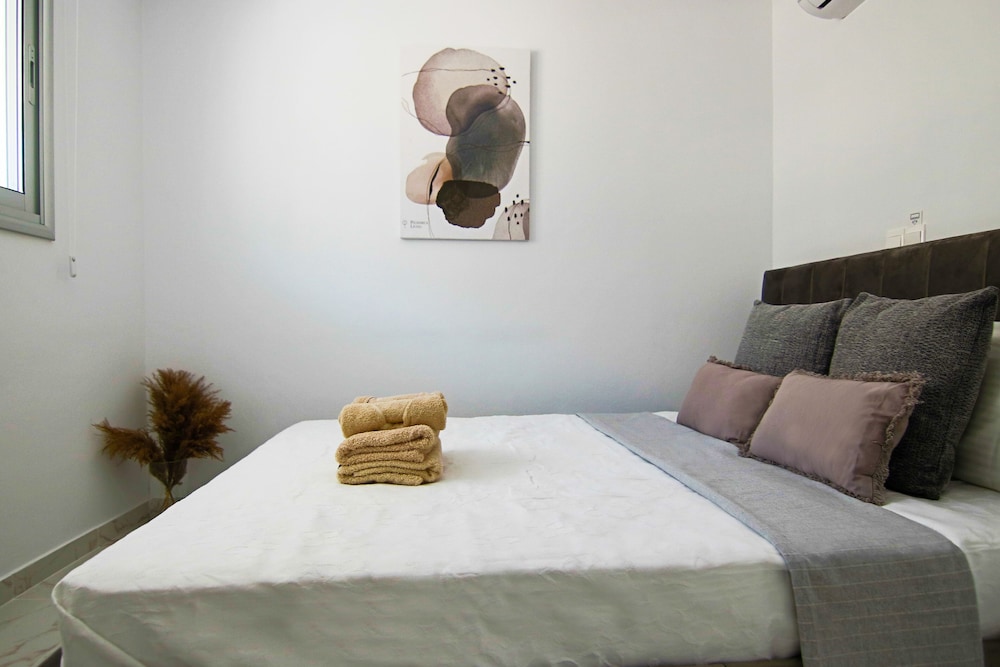 Phaedrus Living: Seaside Luxury Flat Athina 21 view 5