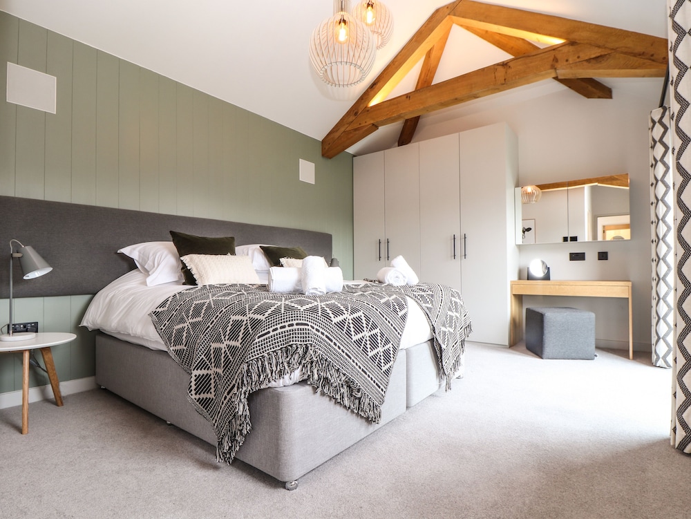 The Granary at Boskensoe Barns