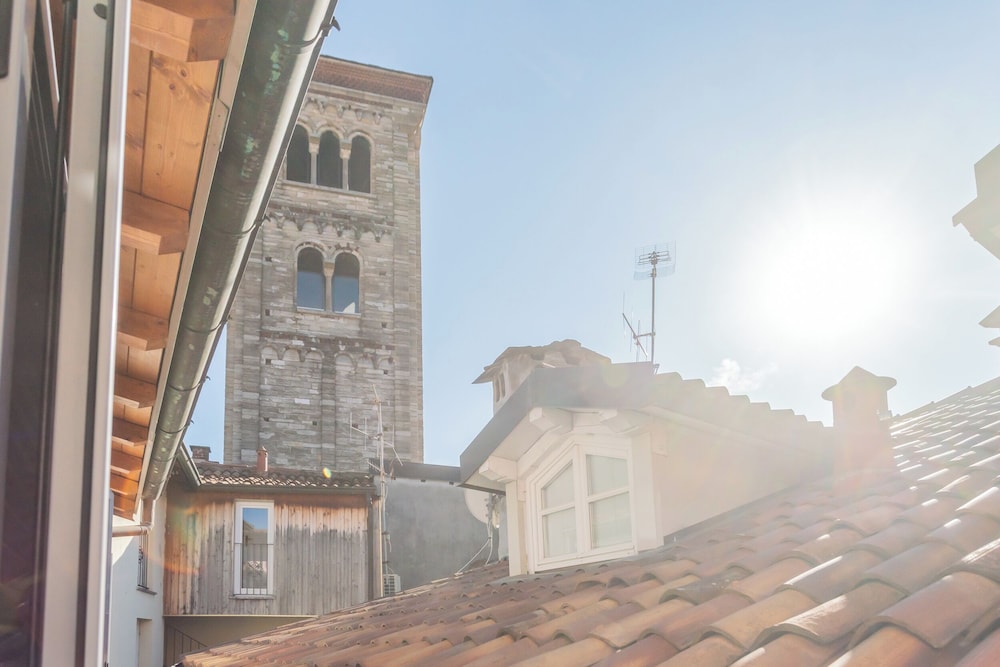 Domus in Como by Rent all Como