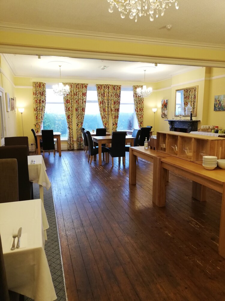Newton House Hotel