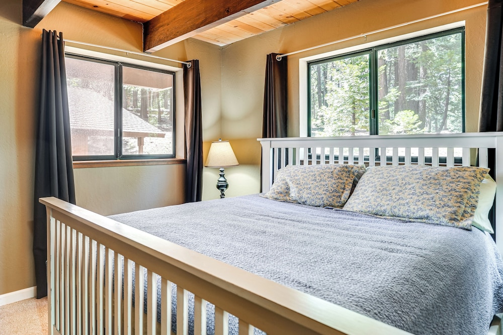 Cabin Getaway Near Big Trees Park: Game Room, Deck