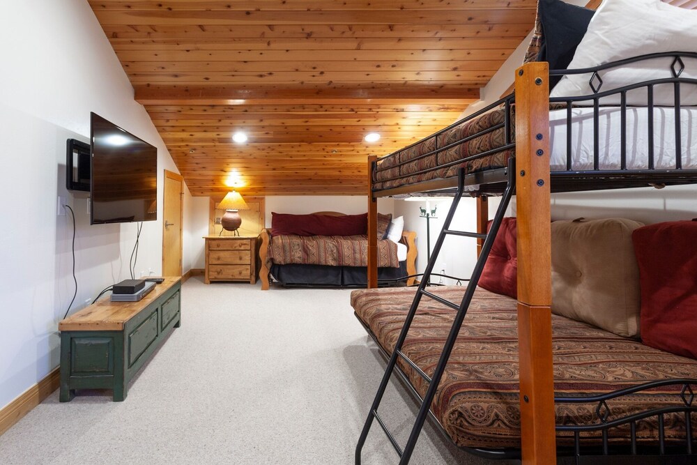 Trail's End Lodge at Deer Valley Resort - Four Bedroom Residence with Space #504 4 Condo