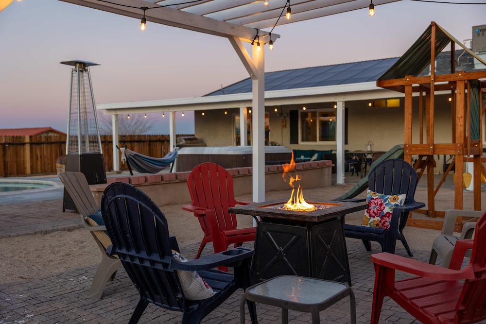 Desert Oasis Cozy Comfort Meets Outdoor Luxury
