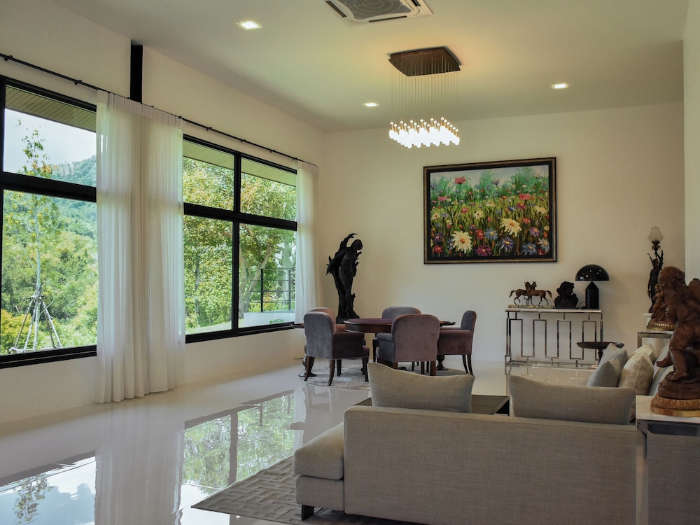 Monlada Khaoyai