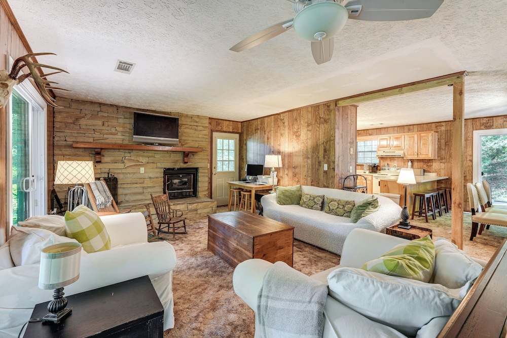 Hiwassee River Gem w/ Huge Decks: Great for Groups