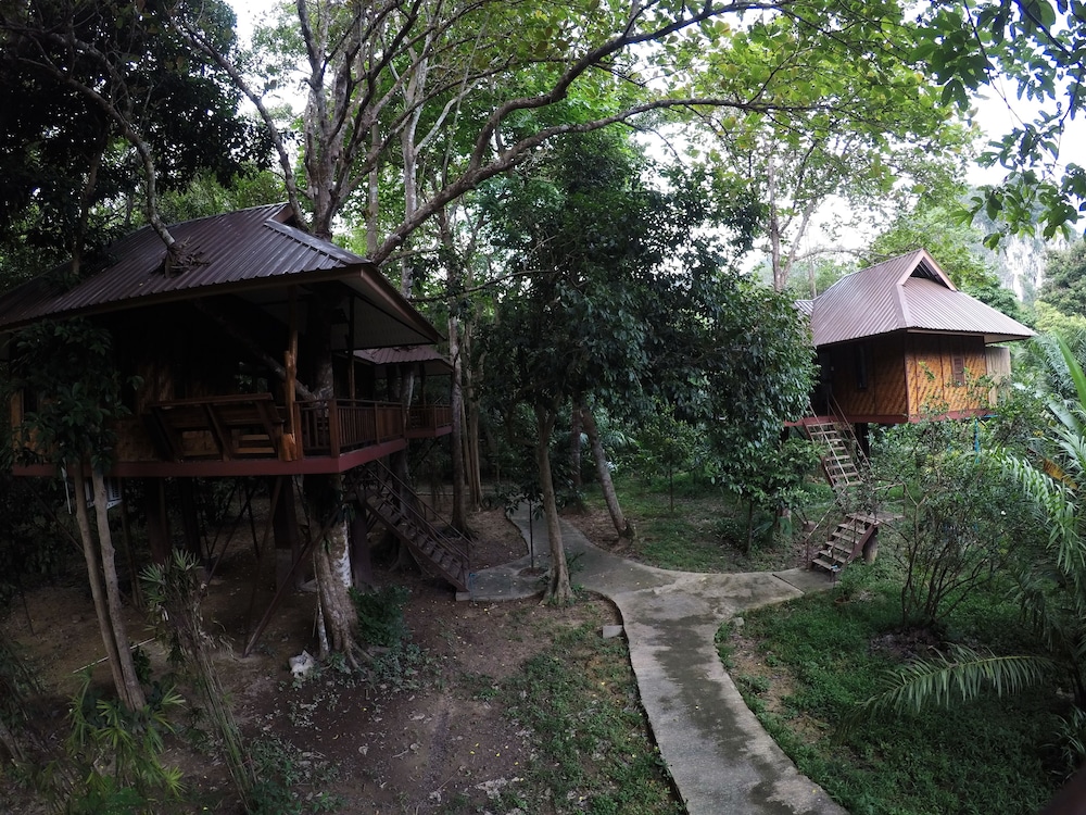 Baan Khao Sok Resort