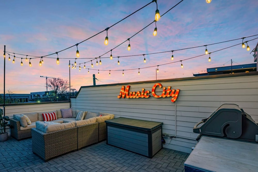 Nashvegas 13 Beds Rooftop Views Mins to Broadway