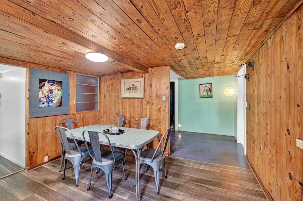 Historic Athens Home With Location & Comfort 3 Bedroom Home