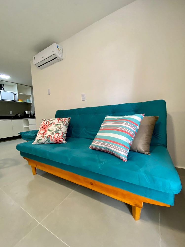Flat a 120 metros das Piscinas Naturais