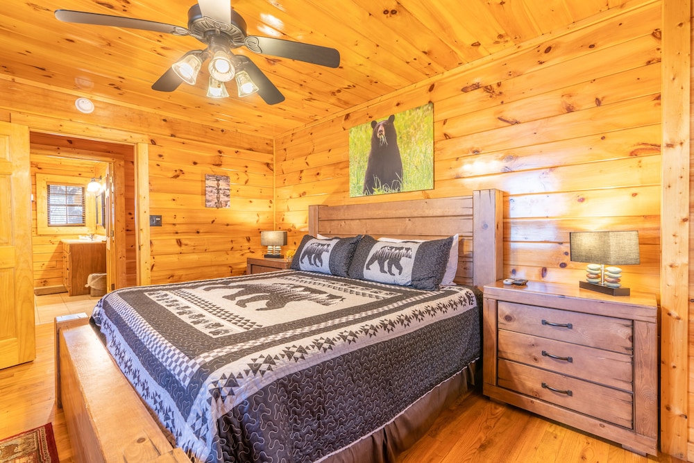 Comfort Cabin Bearway To Heaven - w Private Hot Tub view 4