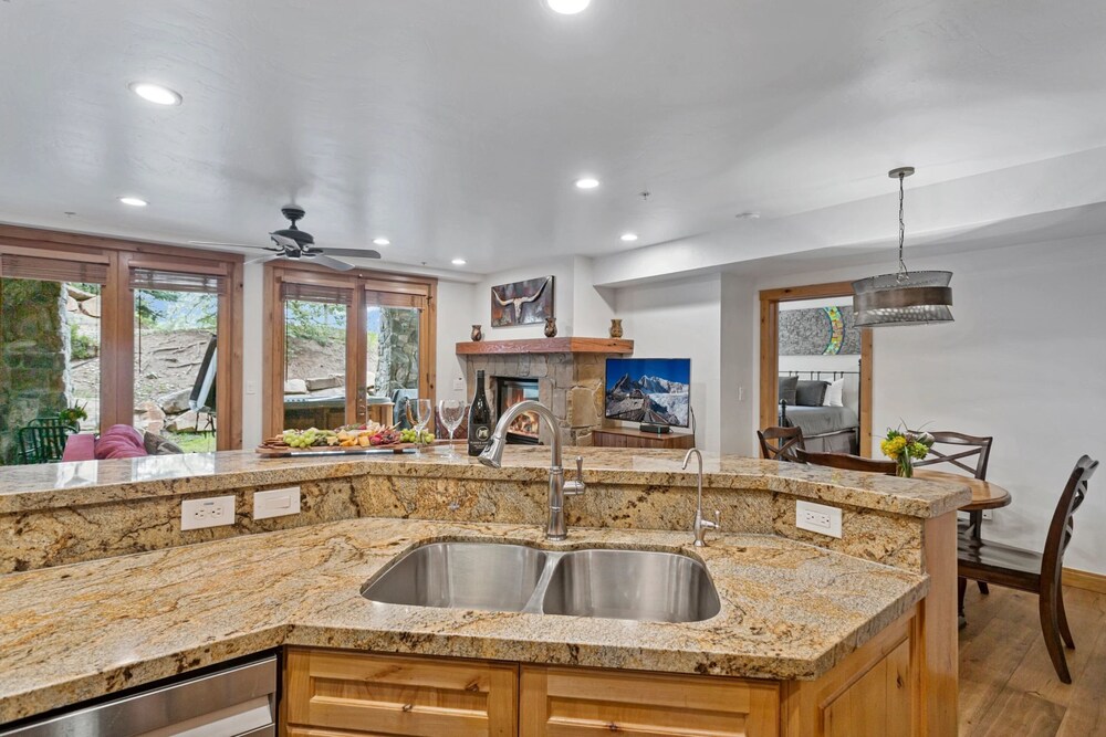 Trail's End Lodge at Deer Valley Resort - One Bedroom Residence with Spa #104 1 Condo