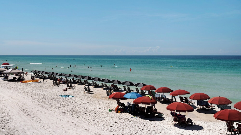 Coastal 3BR Condo With Pool & Shuttle : Snowbird Friendly!