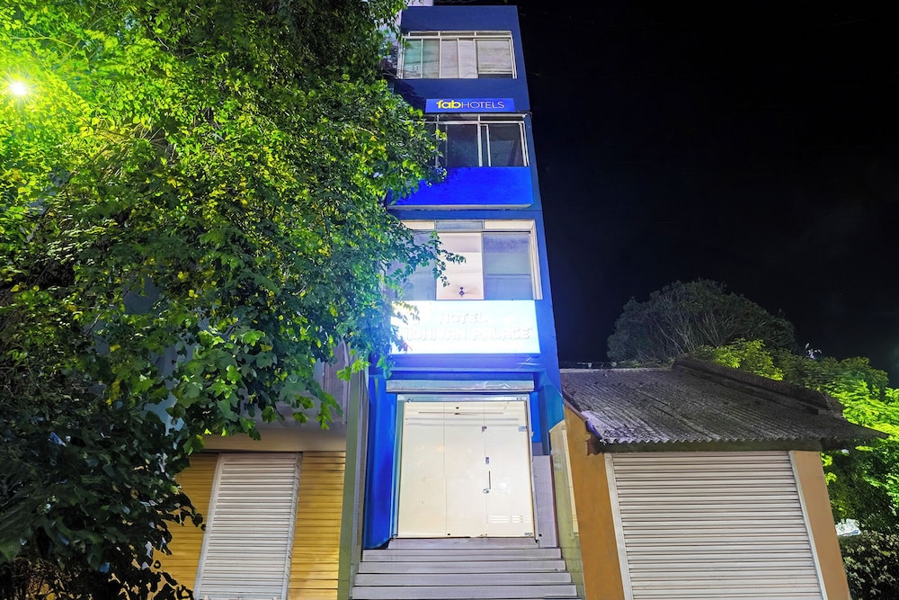 Fabhotel Nidhivan Palace