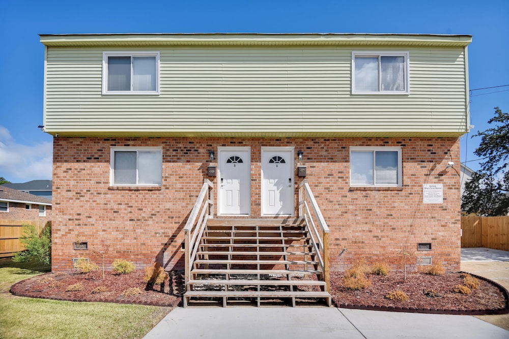 Easy Beach Access: Duplex 1/2 Mi to Chesapeake Bay