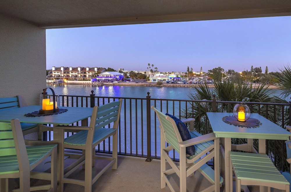 Land's End 4-306 Bay Front - Premier