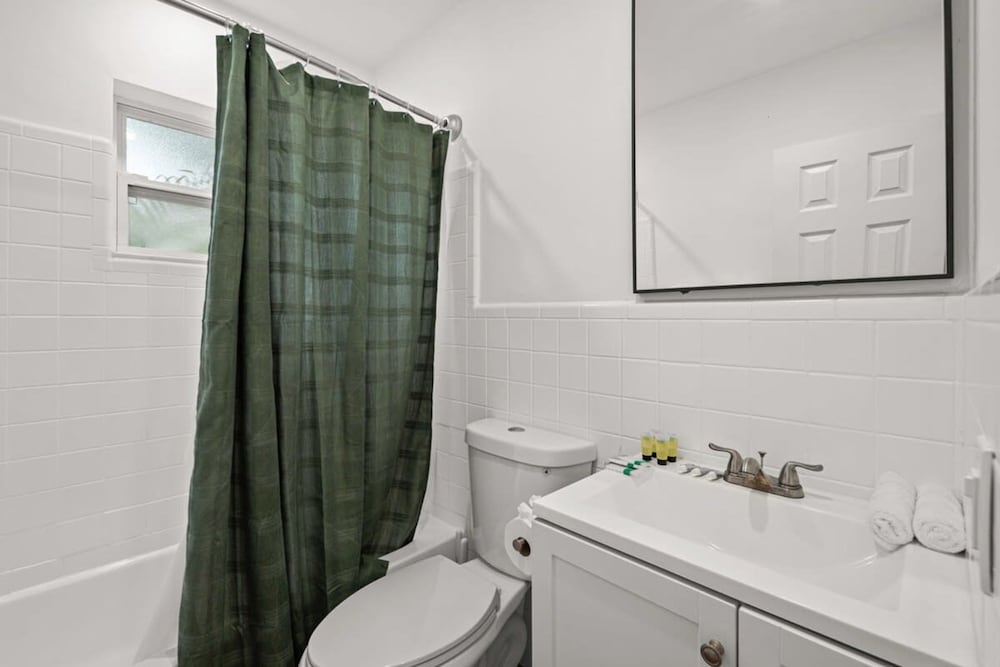 Awesome 1BR Apartment Sailboat