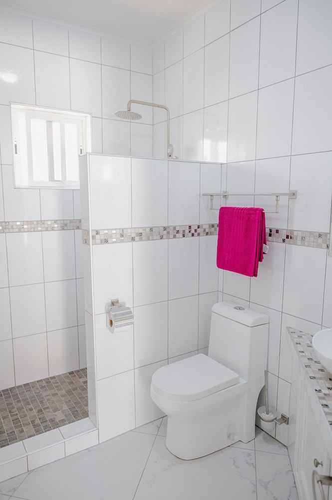 Modern 1-bedroom-apartment 2 km From Eagle Beach