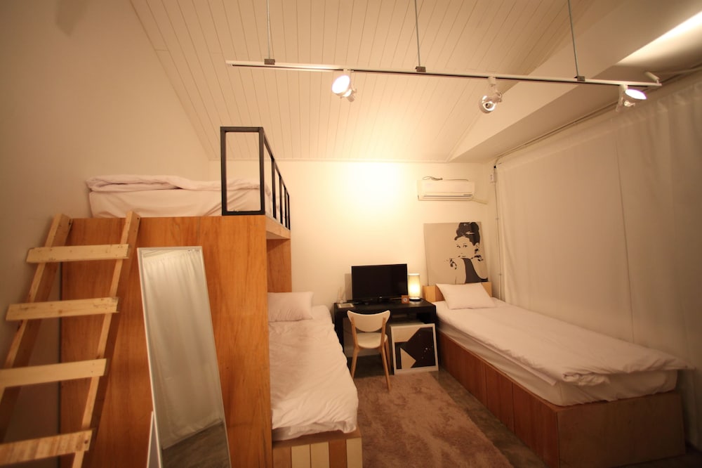 House740