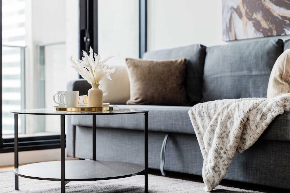 Modern 2BR Apt Next to Southern Cross Free Parking