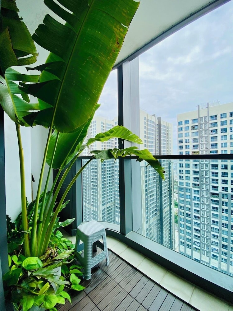 Serenity Serviced Apartments-Landmark 81