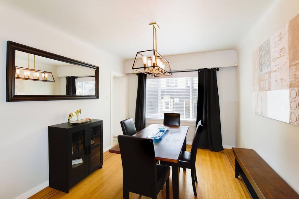 438 West 21st Beautiful 3 Bdrm Newly Reno d Home Cambie Area