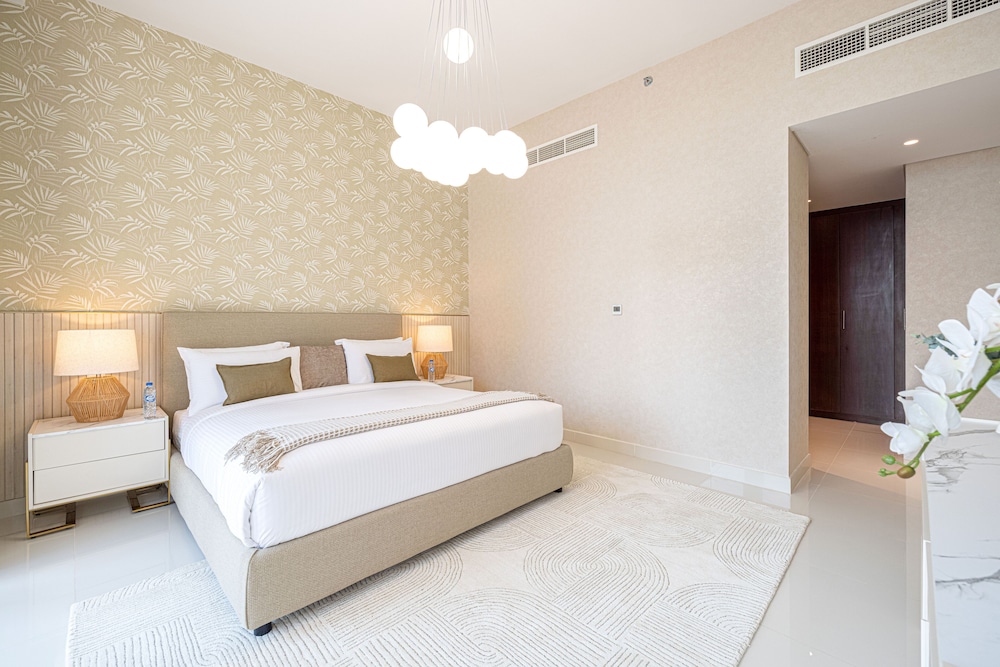3Br + Maid Close To Burj Khalifa Dubai Mall