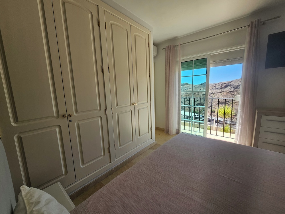 Welcoming and Modern Holiday Home With Access to Swimming Pool
