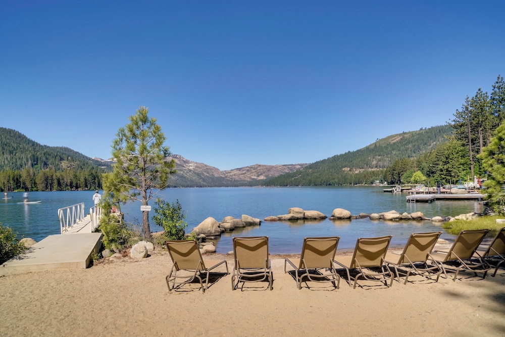 Near Ski Resorts & Trails: Truckee Home w/ Hot Tub