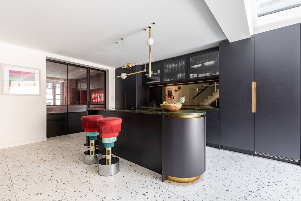 Westbourne Park Road XVI by Onefinestay