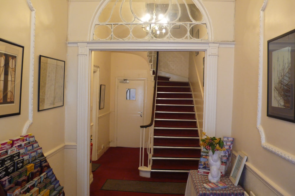 Pickwick Hall - Hostel