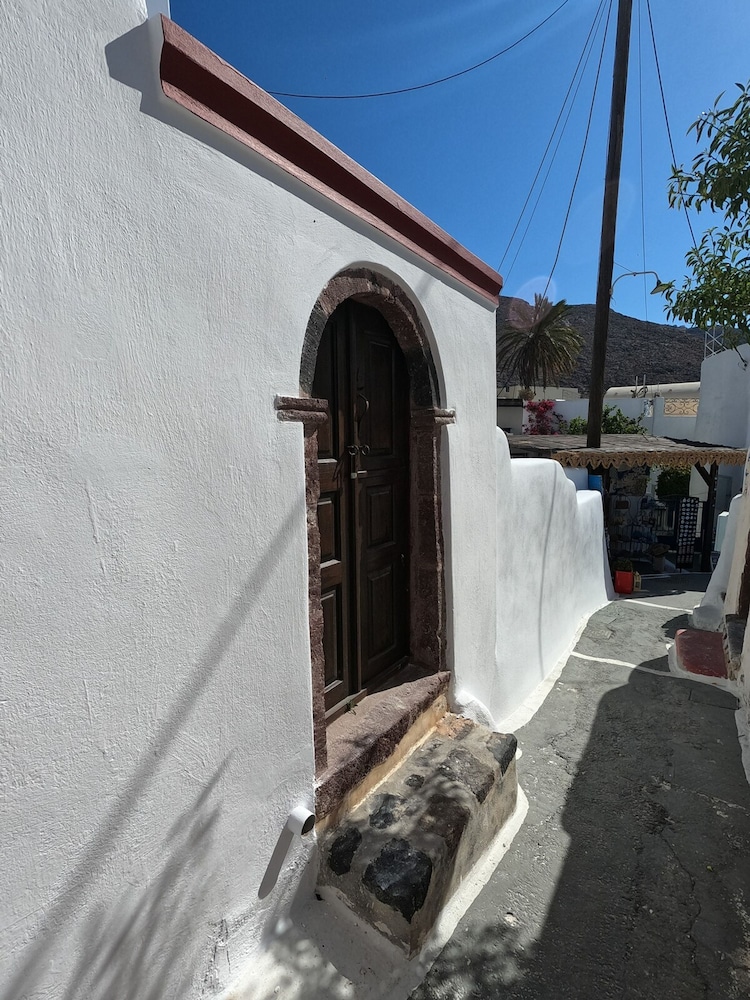 The Commander s House
