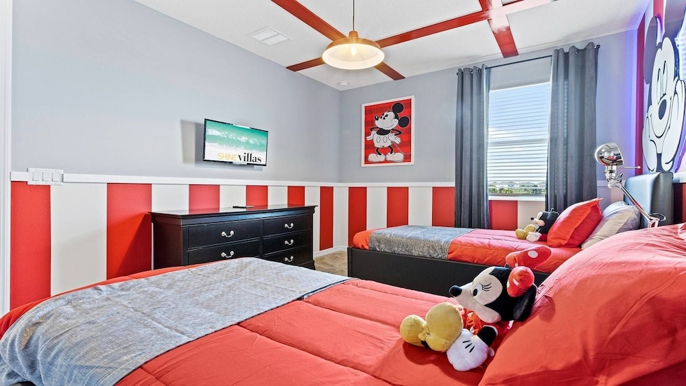 Moana Castle At Solara Resort By Shine Villas! 9 Bedroom Villa view 5
