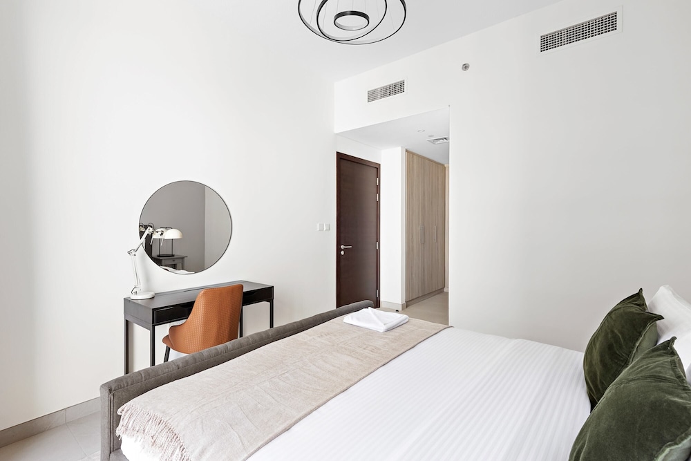 Abu Dhabi Vacations - Silkhaus Najmat C 2, Al Reem Abu Dhabi - Property Image 2
