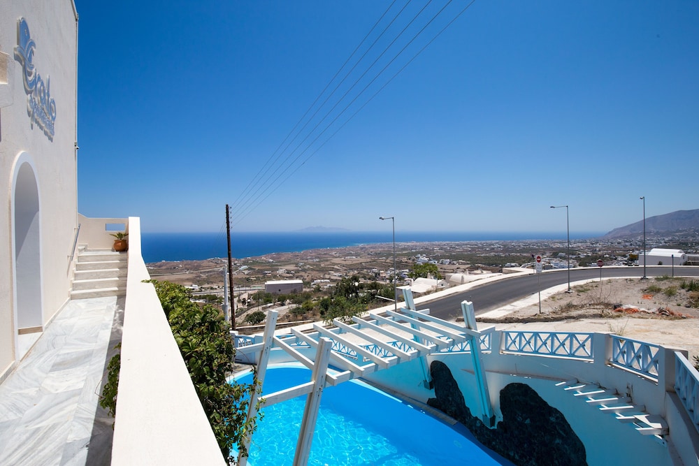 Erato Apartments