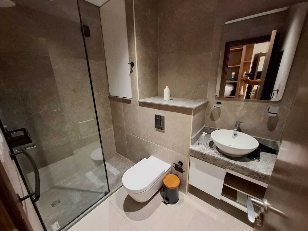 Mynt Stay zed west Residence 2 bedroom E1E213