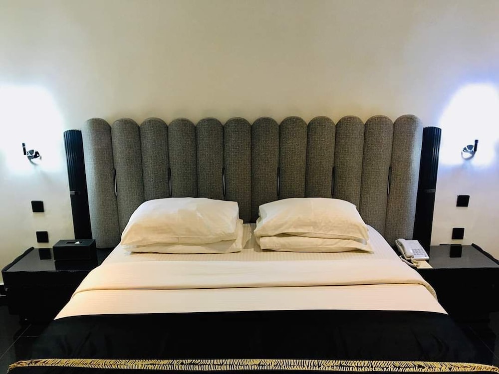 T E L E By Summerset Continental Hotel view 4