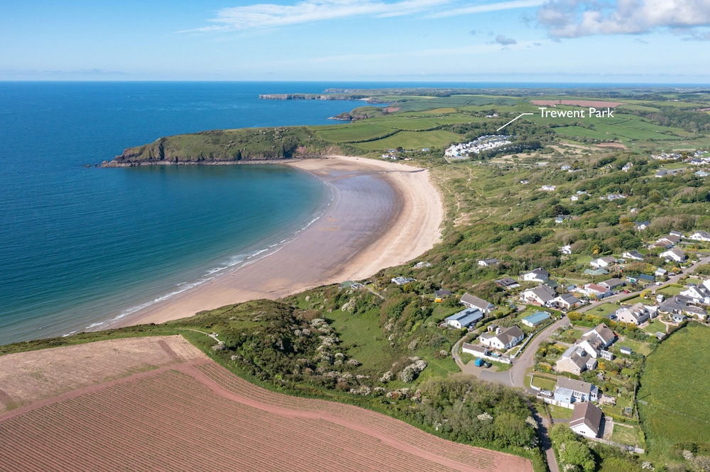 The Retreat - Short Walk From Beach Parking
