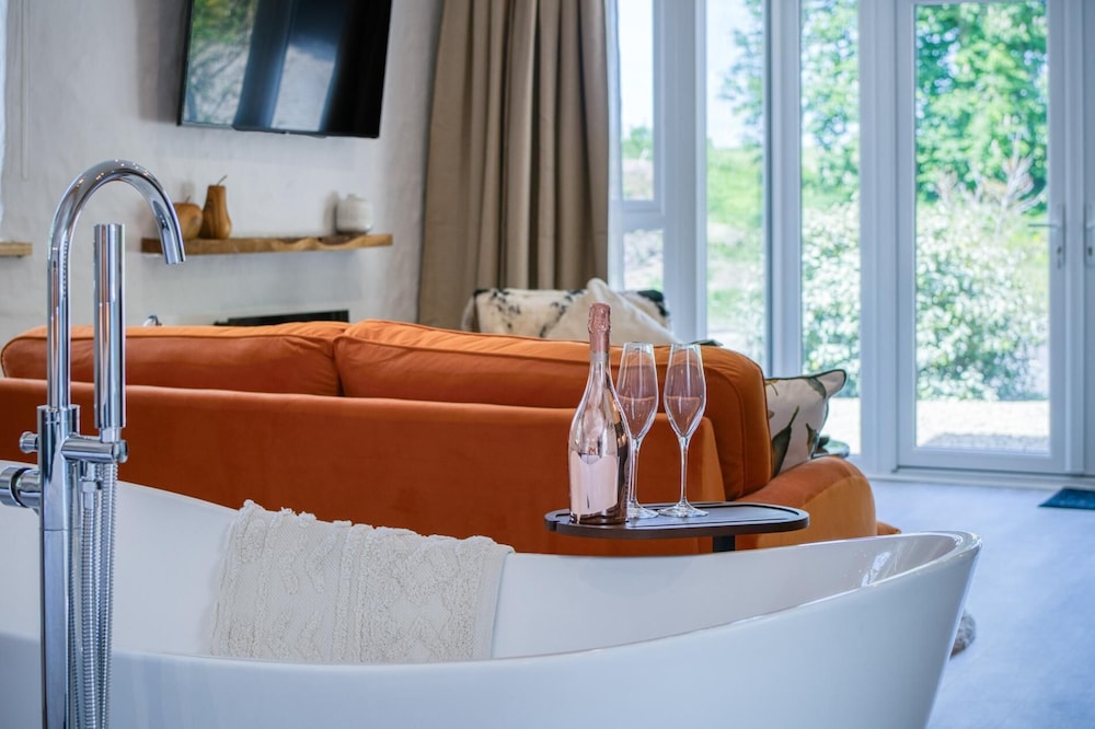 The Pig Sty - 1 Bedroom Studio - Princes Gate
