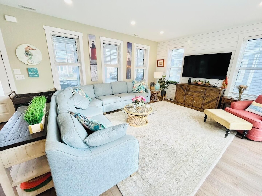 Laurel Street 308