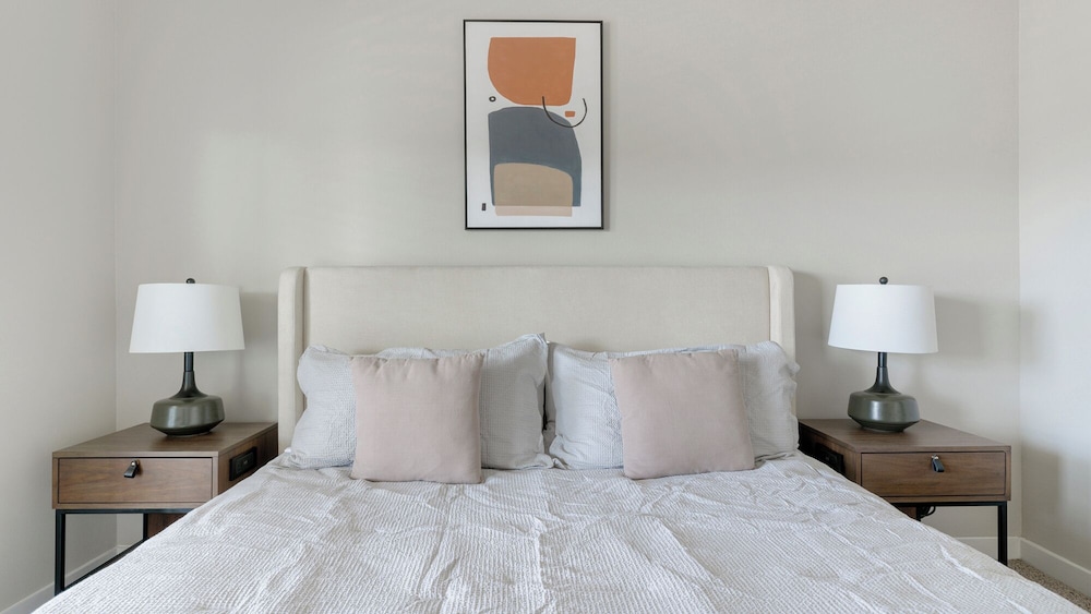 Landing Apartments - Grand Harbor