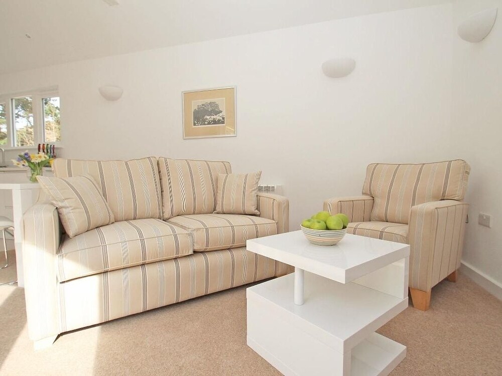 Cot Valley Cottage view 4