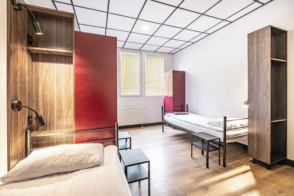 VOLA Hostel