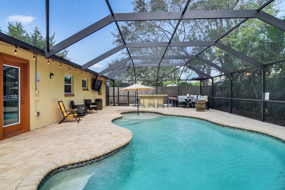 Outdoor Oasis, 4 Mi to Beach: Largo Family Escape!