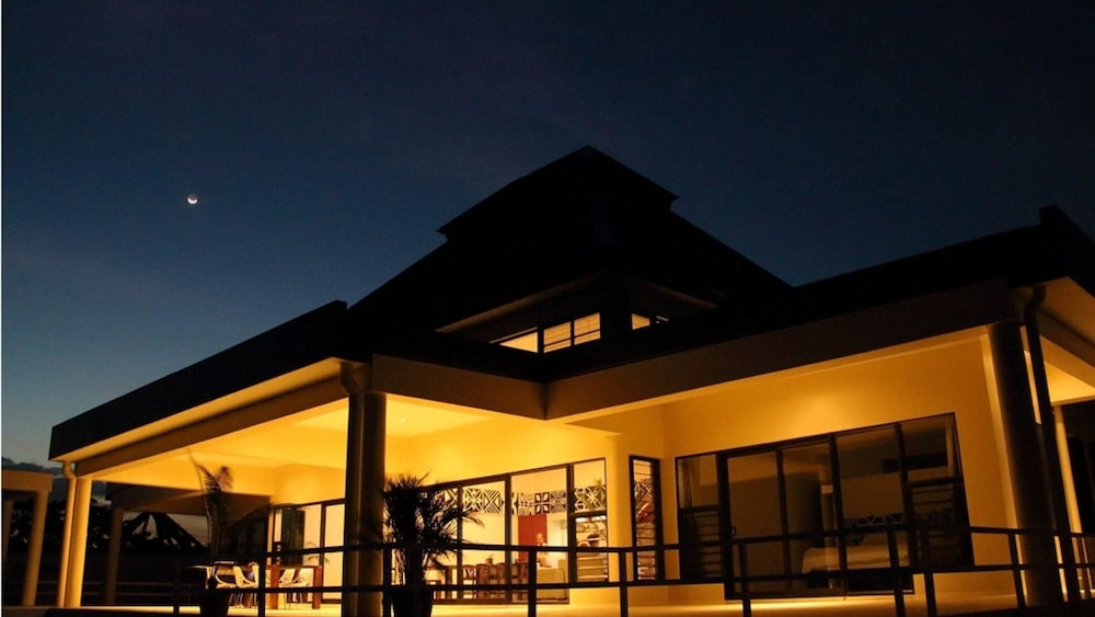 Fiji Luxury Pool Villa 2 - Image 2