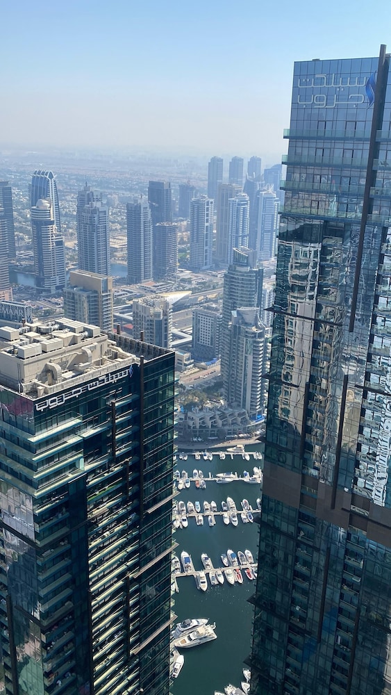 2BR Luxury Apartment Sea View