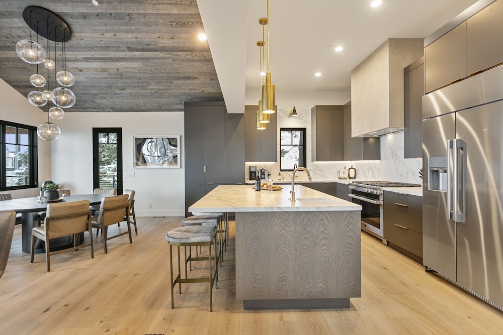 50 - Six Bedroom with Spa Stag Lodge 6 Condo